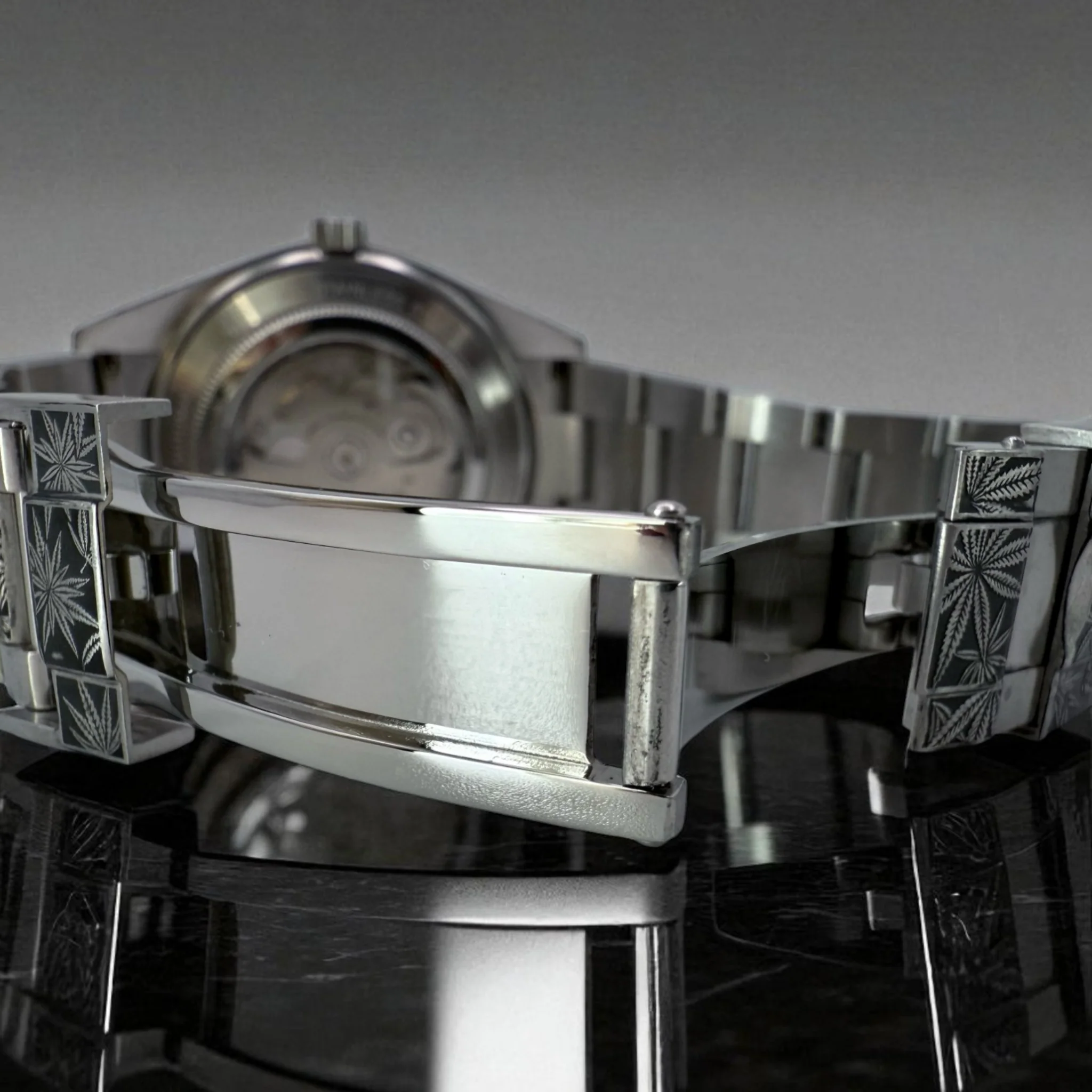 The Genesis Watch by Smoke & Diamondz - Image 3
